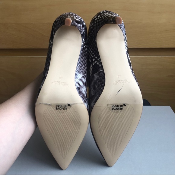 Snake print leather pumps. - Picture 6 of 10